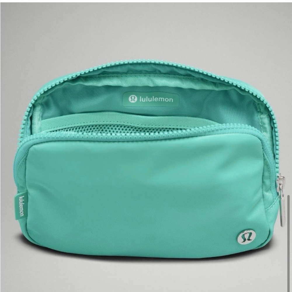 NWT Lululemon Everywhere Bag Paradise Green - Picture 3 of 12